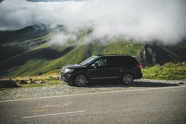 Quelles technologies émergentes influencent-elles le design des voitures modernes ?